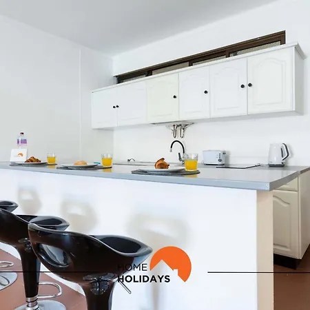 Hébergement de vacances #170 Pateo Flat By Holidays *